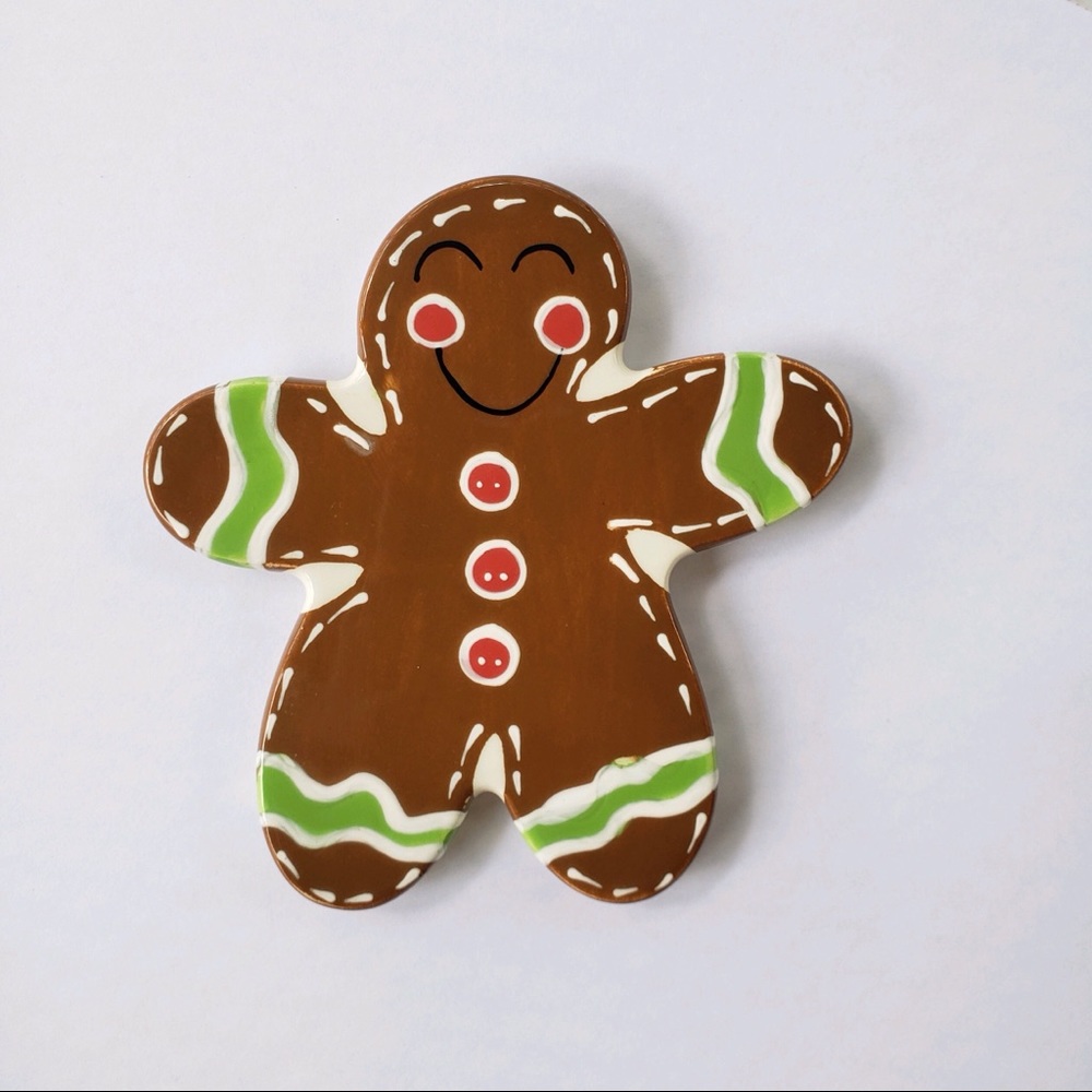 LIKE NEW Coton Colors “happy everything” RETIRED mini gingerbread.